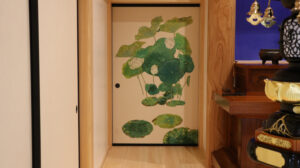 蓮の襖絵の写真